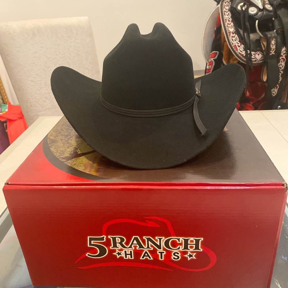 Men’s Black Felt Cowboy Hat